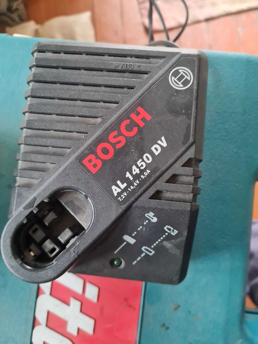 Зарядне до шуруповерта Bosch, 7 - 14 В