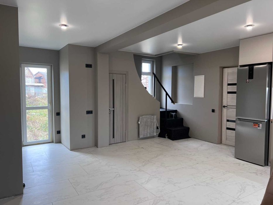 Продаж Будинку, 2-поверхи з новим ремонтом, КНИЖКІВЦІ 38119