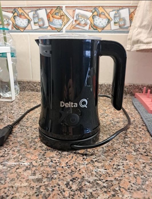 Batedor Espumador de leite Delta