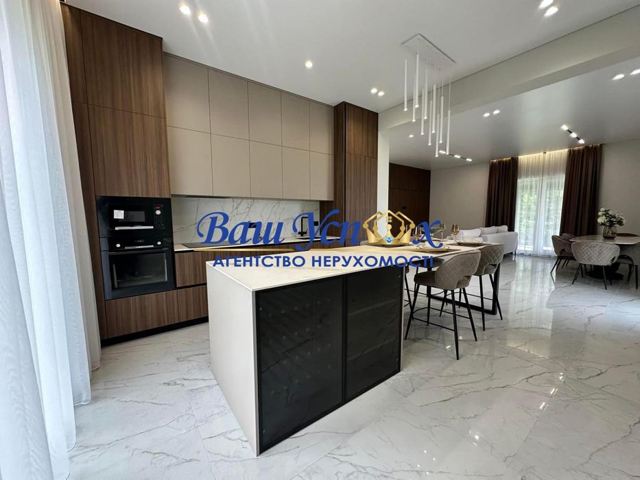 Продажа нового дома с ремонтом село Лесники.  Equides Club