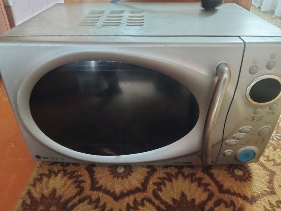 Продам мікрохвильову піч