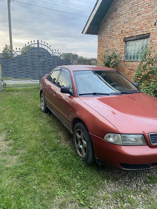 Audi a4 b5 автомобіль