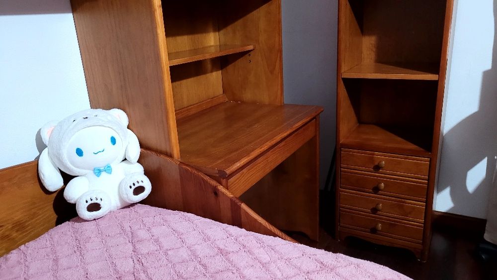 mobília de quarto/estúdio em madeira maciça