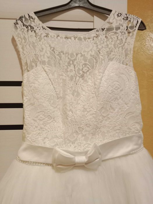 Продам весільну сукню