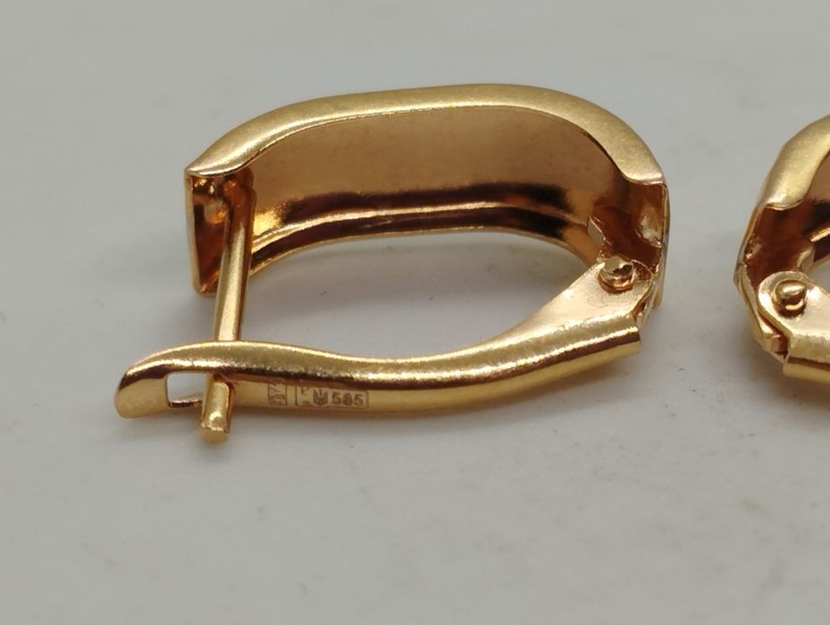 Золотые сережки 1.42 грамма