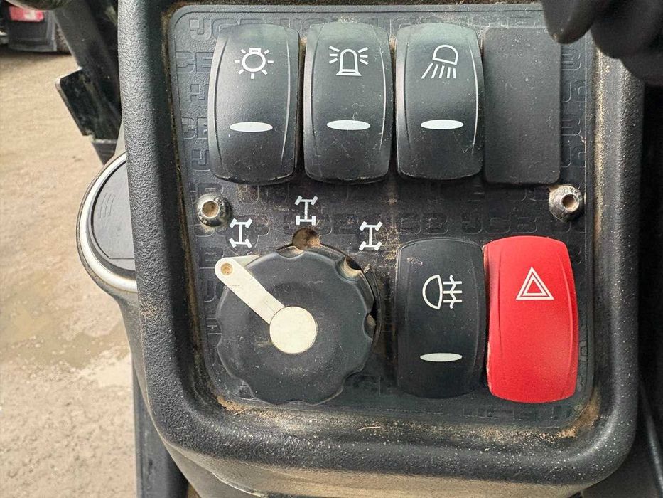 Навантажувач телескопічний JCB 531-70