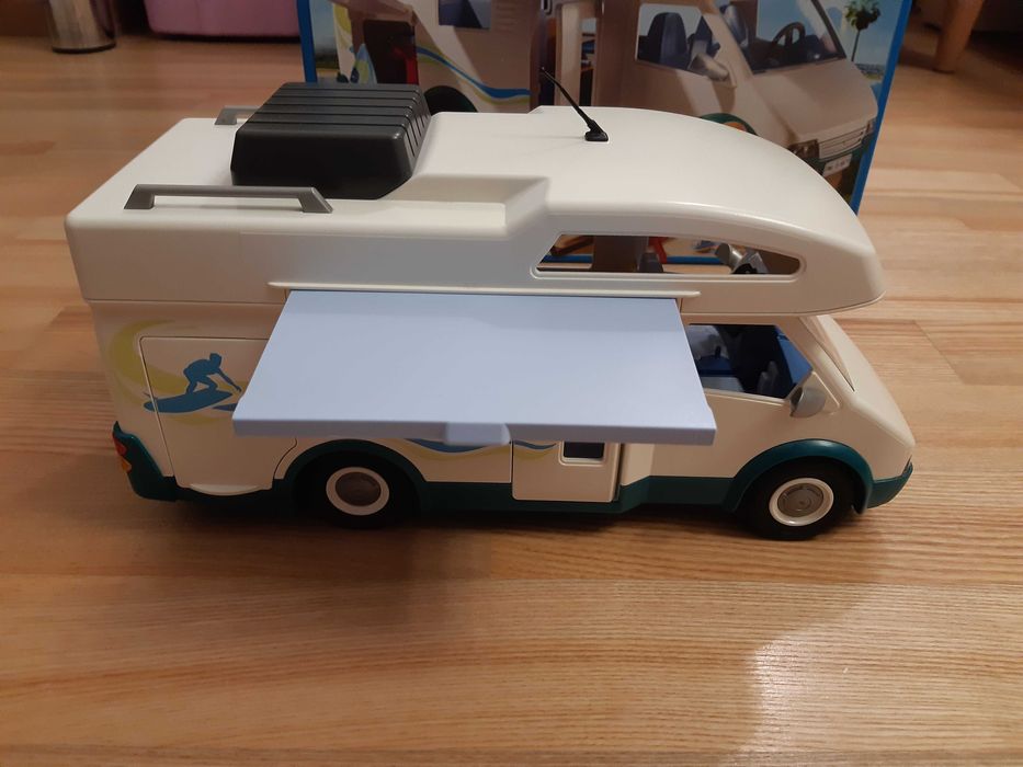 PLAYMOBIL 6671 Rodzinny samochód kempingowy, stan jak NOWY