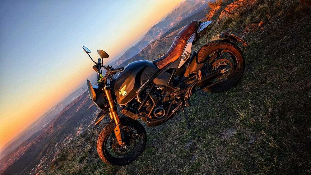 Moto Morini Seiemmezzo SCR 650 - 2024 - 6.550 km - c/ Garantia oficial