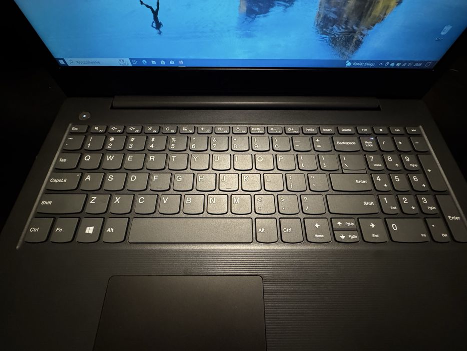 Laptop Lenowo V130-15IKB 8GB RAM 256GB SSD