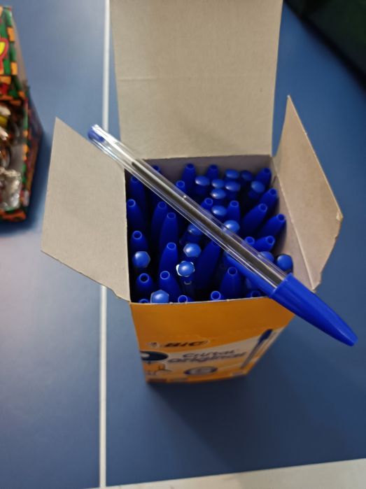 Embalagem 50 Canetas BIC por  caixa