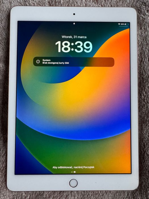 iPad Pro 9.7’ zestaw: Smart Keyboard, iPad Smart Case + case