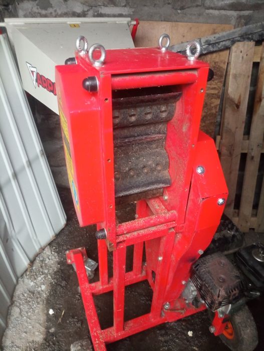 Подрібнювати гілок Арпал