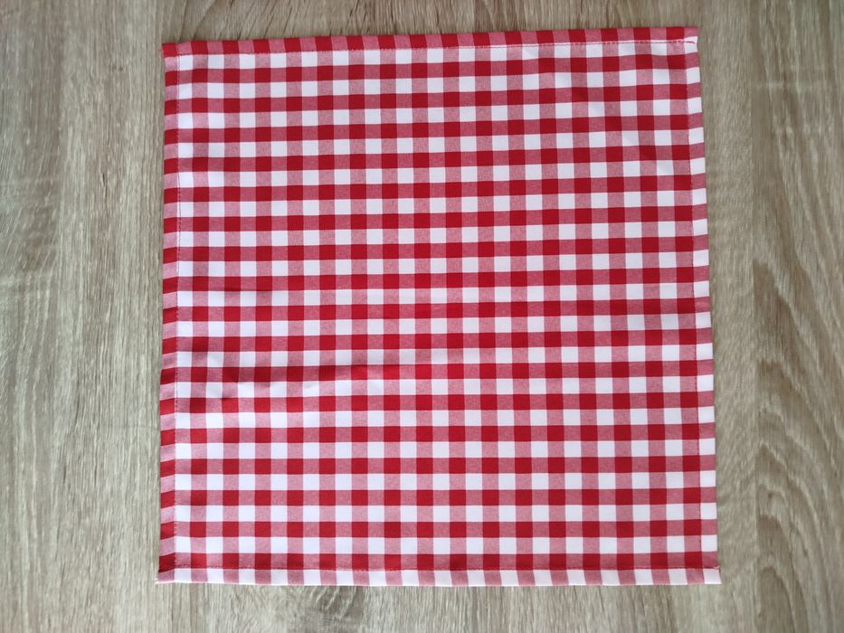 Serwetki materiałowe