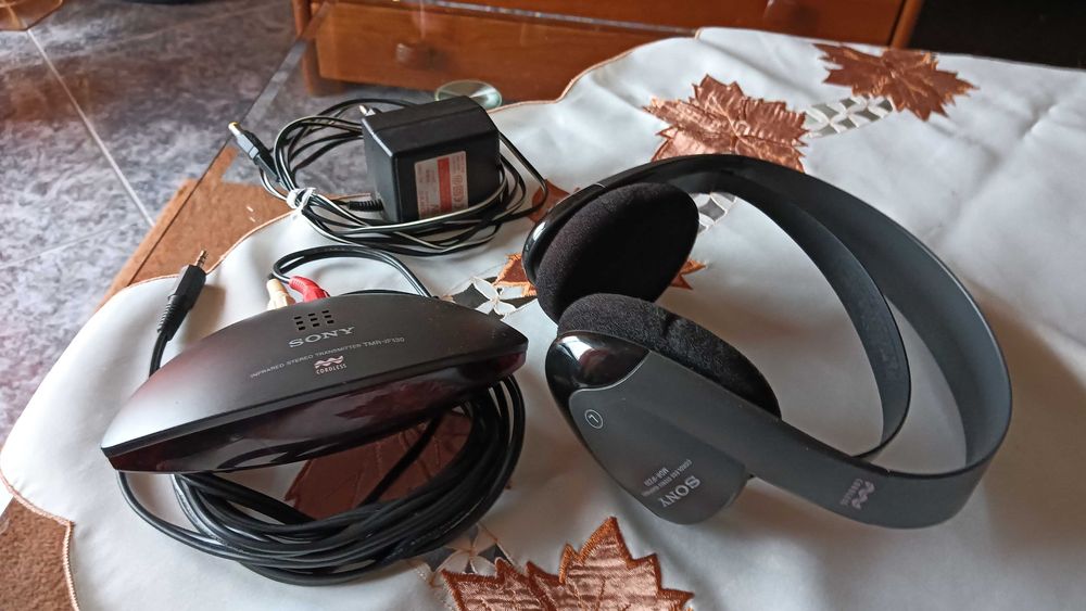 Headfones Sony s/ fios Cordless stereo, Model MDR-IF230.