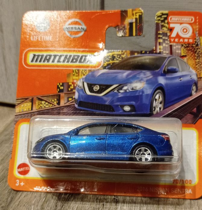 Matchbox 2016 Nissan Sentra auto samochód resorak zabawka dla dzieci