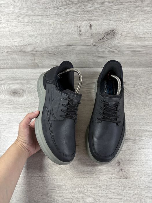 Skechers чоловічі кросівки 42 розмір шкіра