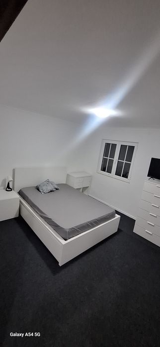 Quartos arrendar Famões