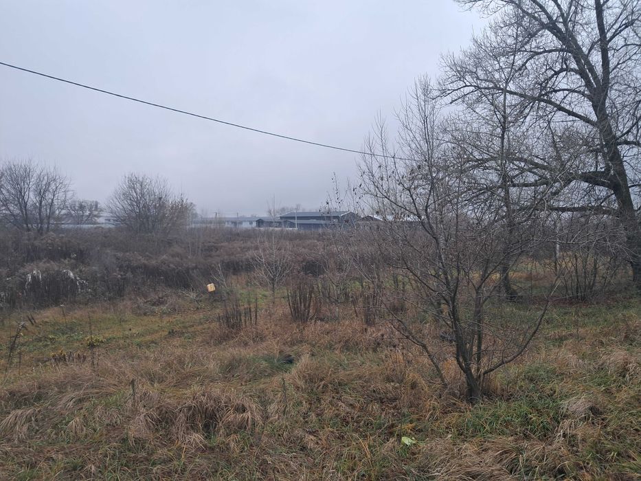 Продам ділянку 72сот комерційного призначення.