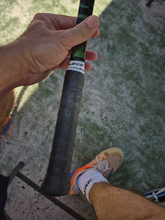 Wilson Blade 100 V8