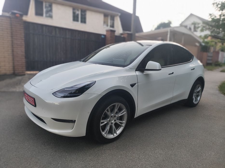 Tesla Model Y 21 р. 82 кВ. Київ