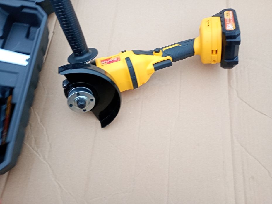 Szlifierka kątowa 18 V Black Varia  Beszczotkowy silnik