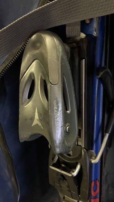 Горные лыжи ATOMIC