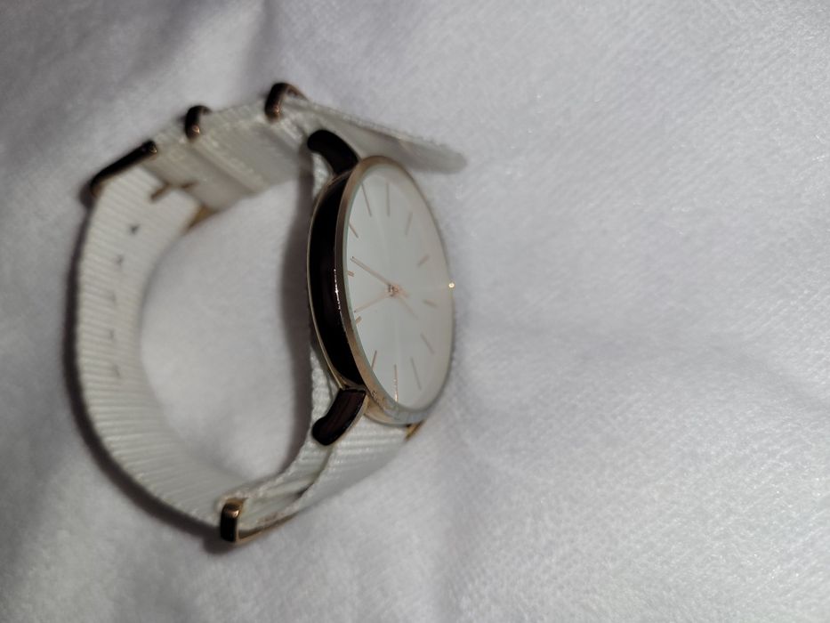 Часы женские наручные кварцевые