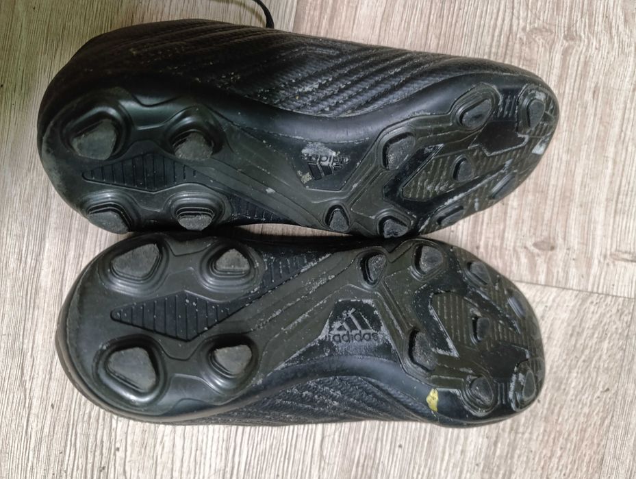 Buty dziecięce sportowe dla piłkarza