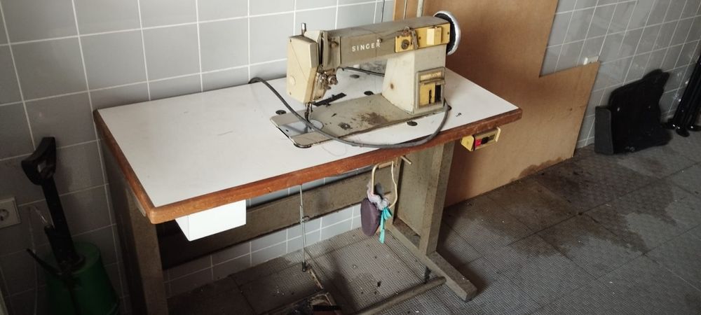 Máquina costura singer