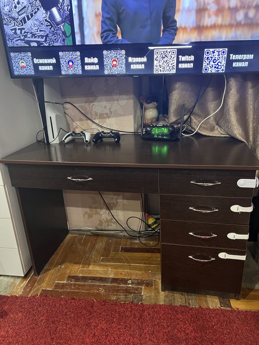 Продам письмовий стол