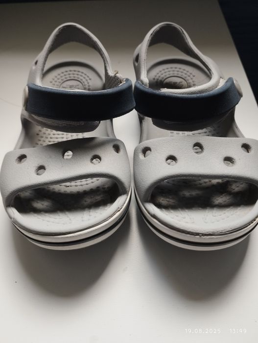 Sandały Crocs rozmiar C6 (PL 22)
