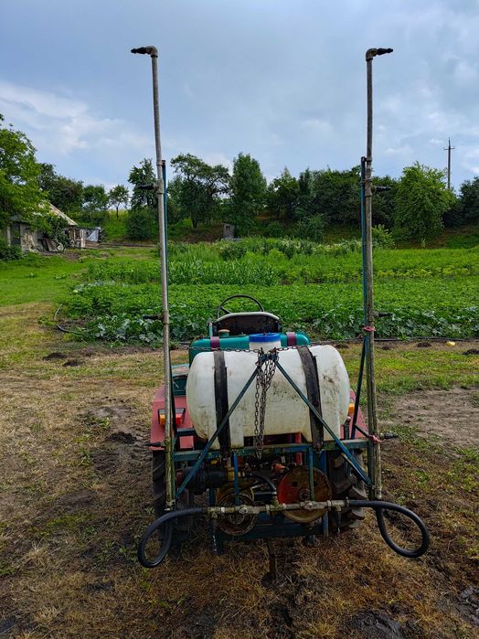 Оприскувач навісний до трактора