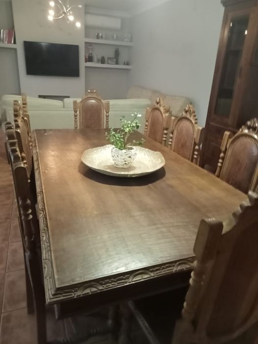 Mesa de sala + móvel