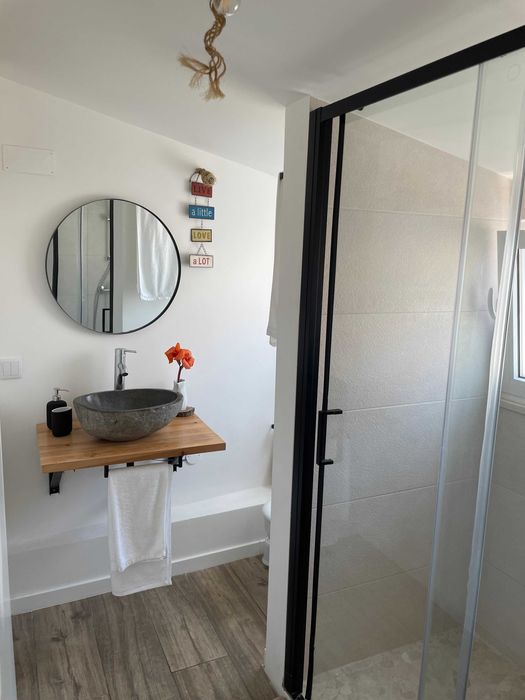 Cozy Duplex Apartment - Fully Equipped & All Bills Included