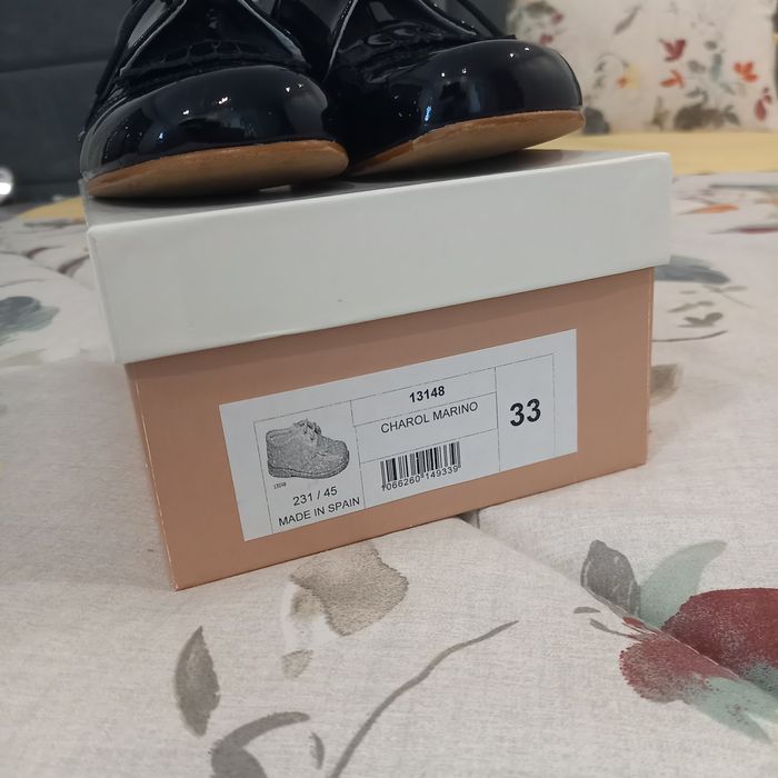 Vendo sapatos de menino