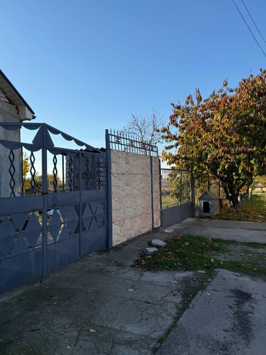 Продаж 2 поверхового будинку .Всі зручності.Меблі.Техніка.Сучасний ремонт.