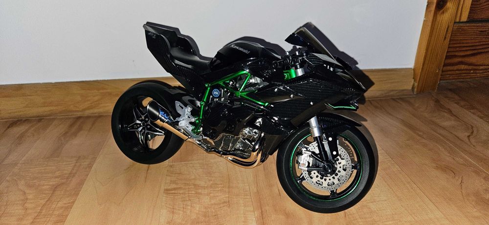 Kawasaki Ninja H2R model w skali 1:6- LED, Dymienie, dźwięki silnika