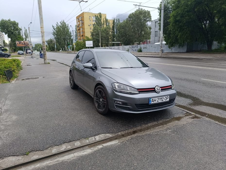 Продам автомобіль Volkswagen Golf