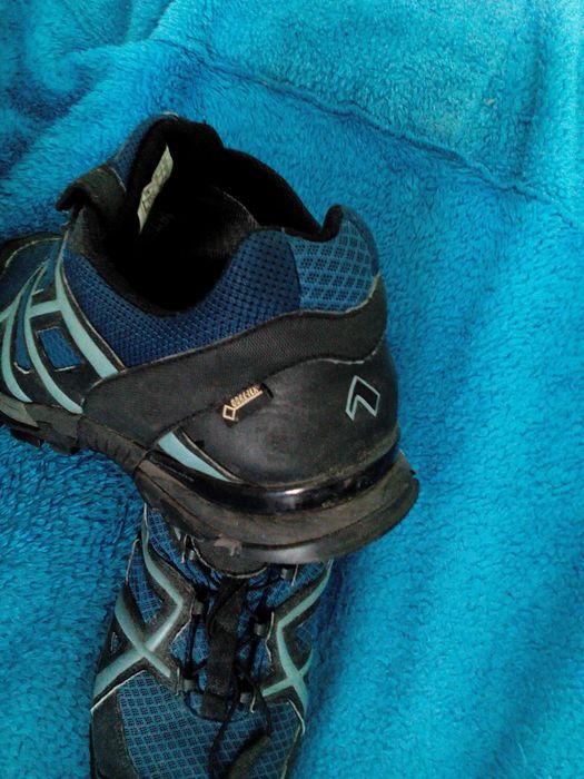 Кросовки GORETEX (високоякісні) розмір: 45-46 (UK-11, EU-46, USA-12)