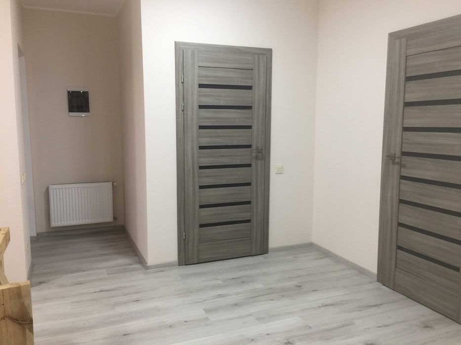 Сучасний  будинок в Лісках.