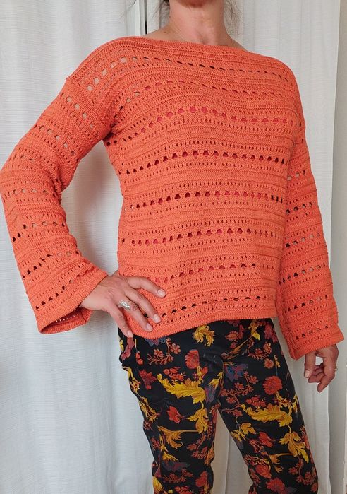 Sweter  letni,  ażurowy