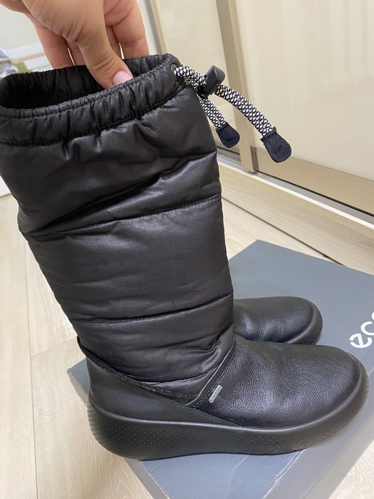 Продам фірмове взуття ecco, дуже зручні і теплі,мають Gore-tex.