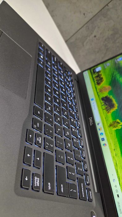 Dotykowy Dell Latitude 7400 i5 8-Gen ram 16GB dysk 256SSD FHD Laptop