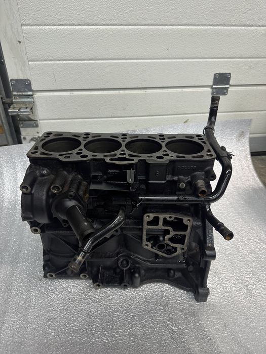 Блок мотора 2.0 TDI BKD голий блок пеньок Octavia A5 Touran
