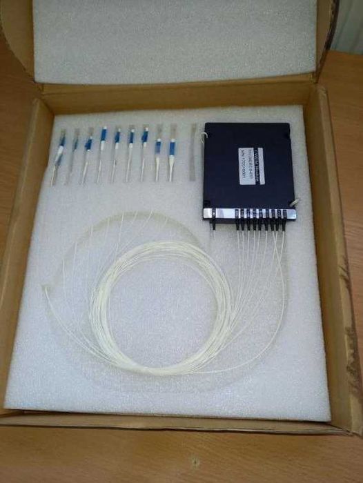 Демультиплексор, уплотнитель канала связи