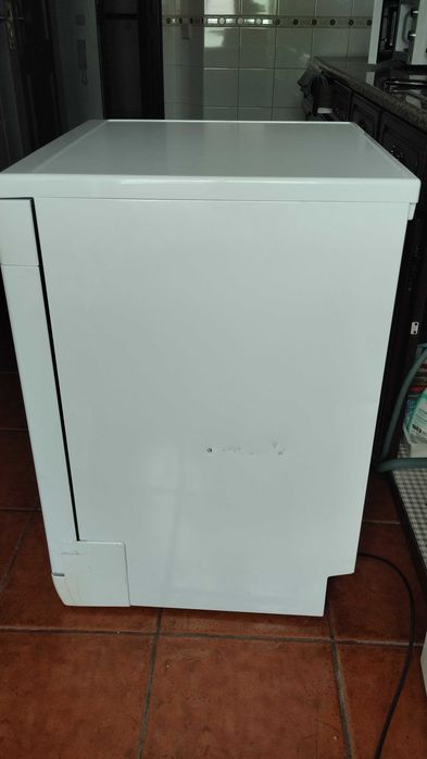 Máquina lavar loiça HotPoint
