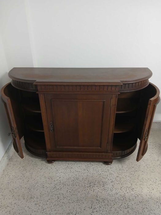 Vendo consola com 3 portas como nova.