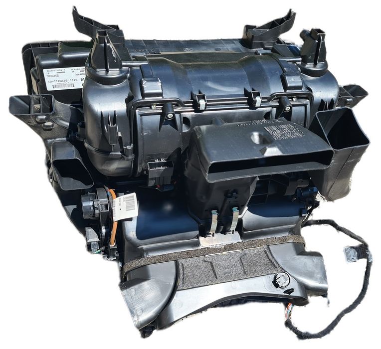 Kompletna nagrzewnica BMW E60 E61 High dwustrefowa polift 9178311