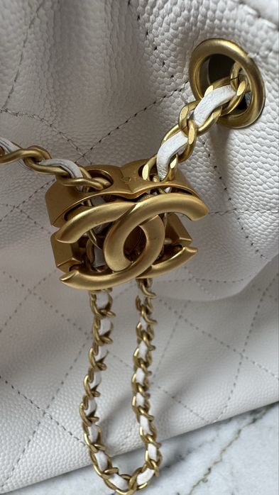Сумка chanel hobo белого цвета