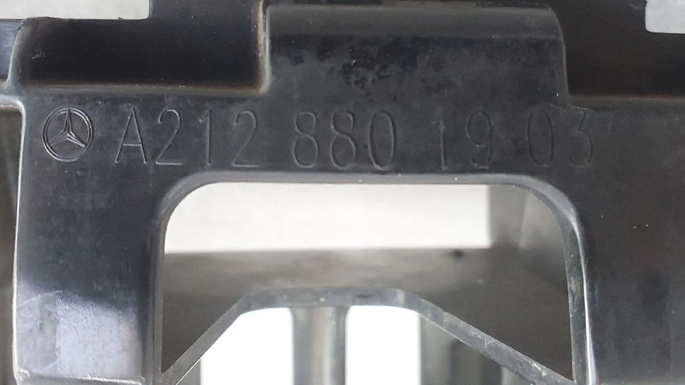 Guia de pára-choques trás esquerdo MERCEDES-BENZ Classe E (W212)